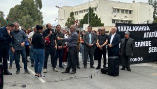 Ersoy: Madem Bu Kadar Özgürlüklere Düşkünsünüz, Zorunlu Din Derslerini Kaldırın
